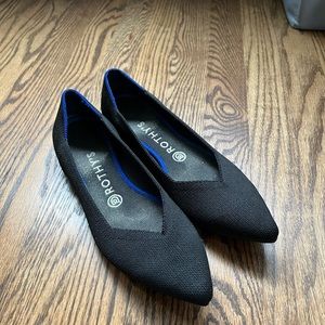 Women’s Rothy’s Size 9 Point in Black with blue detail for sale